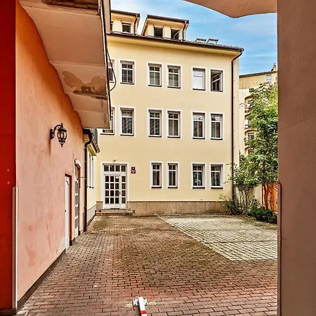 Cosy In Vysehrad Prag